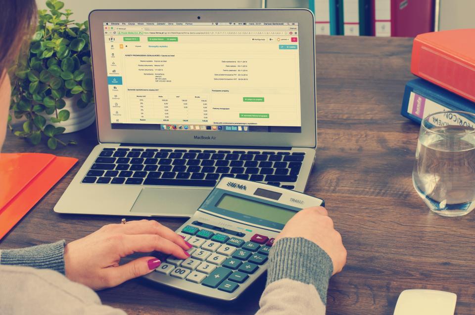 Reviewing audit associate resume examples helps you get an overview of the job you’re applying for..